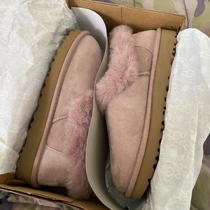 BRAND NEW UGG MINI